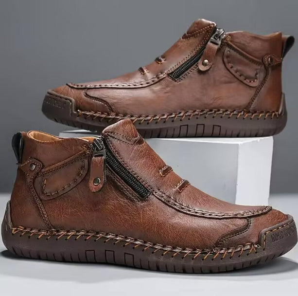 Adrian | Stylish and comfortable men’s shoes with a zip fastening