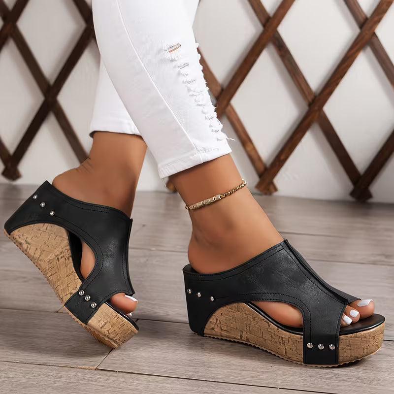 Linda | Ergonomic Studded Wedge Sandals
