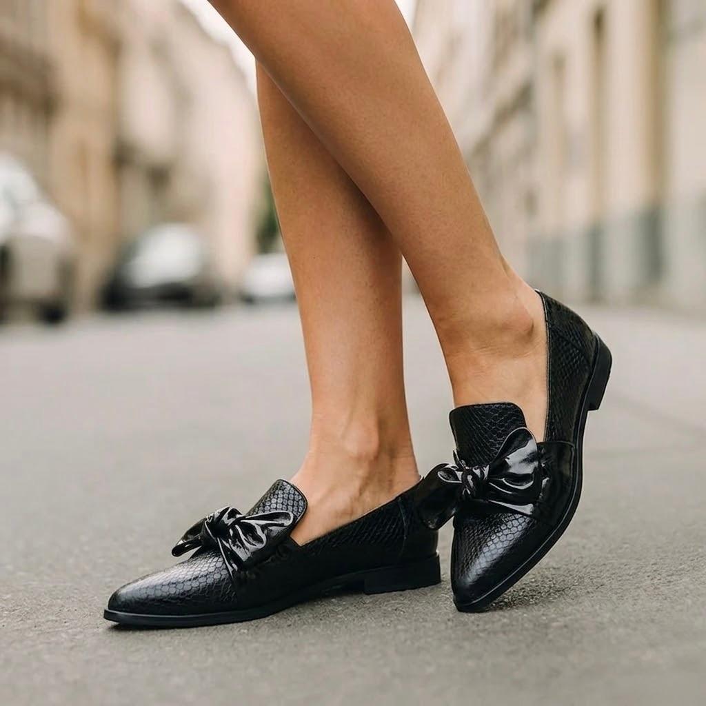 Claudia - Elegant Loafers with Bow Details