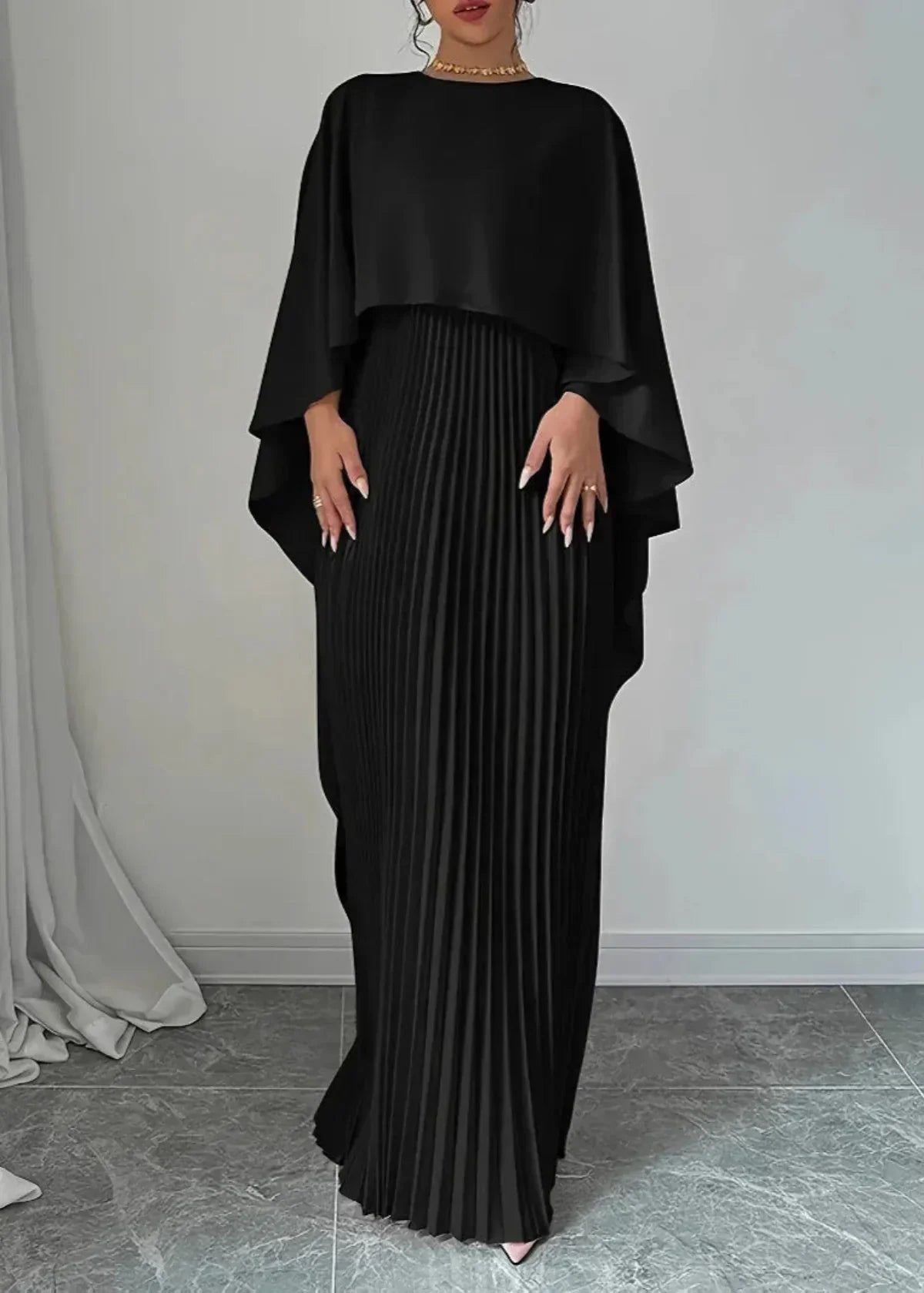 Elegant Cape Sleeve Pleated Maxi Dress with Round Neck