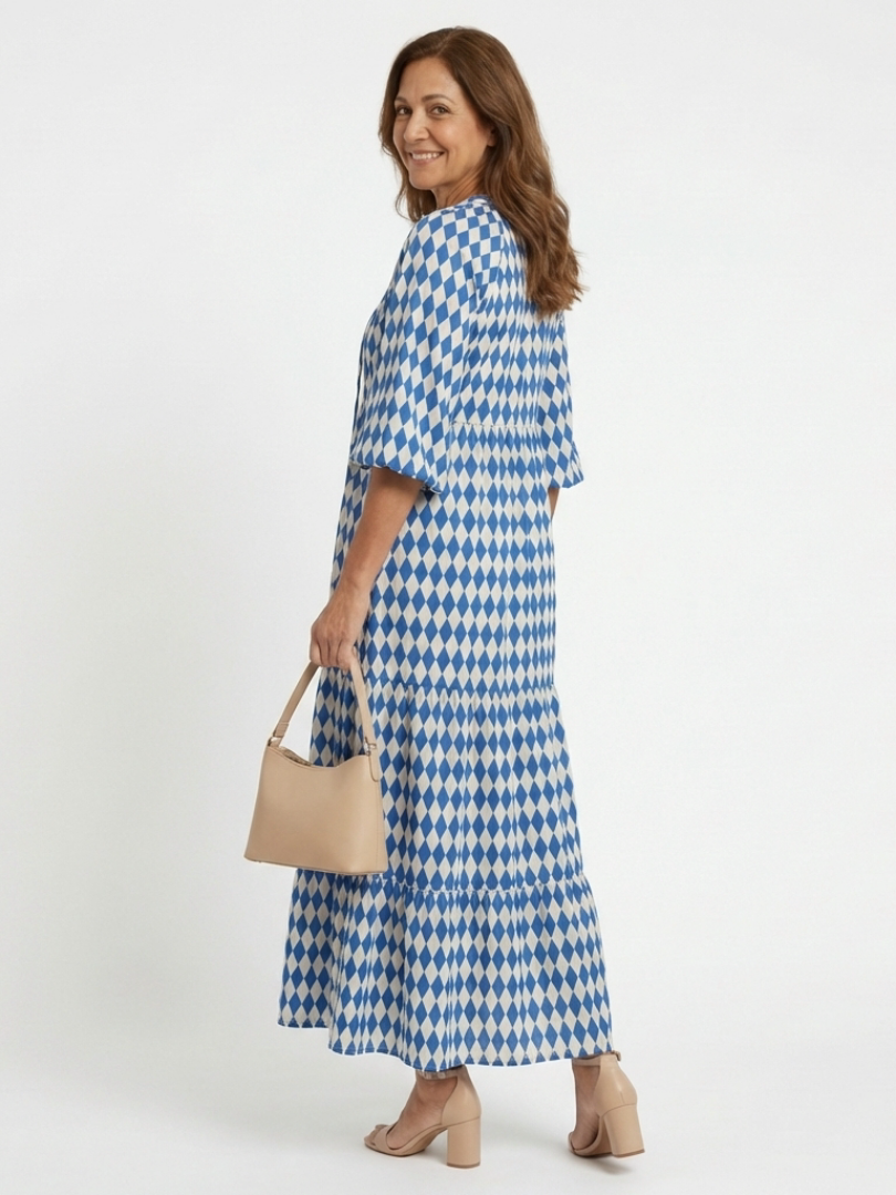 Elegant Diamond Print Maxi Dress with Wide Sleeves and V-Neckline