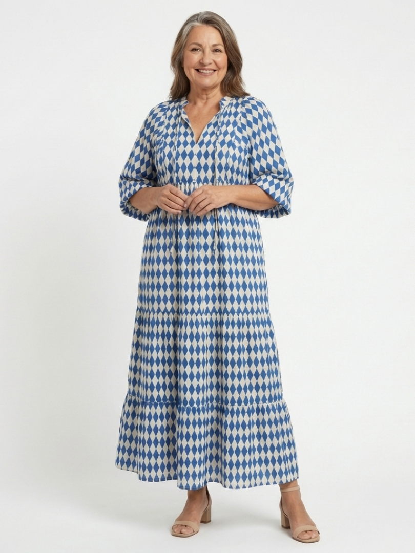 Elegant Diamond Print Maxi Dress with Wide Sleeves and V-Neckline