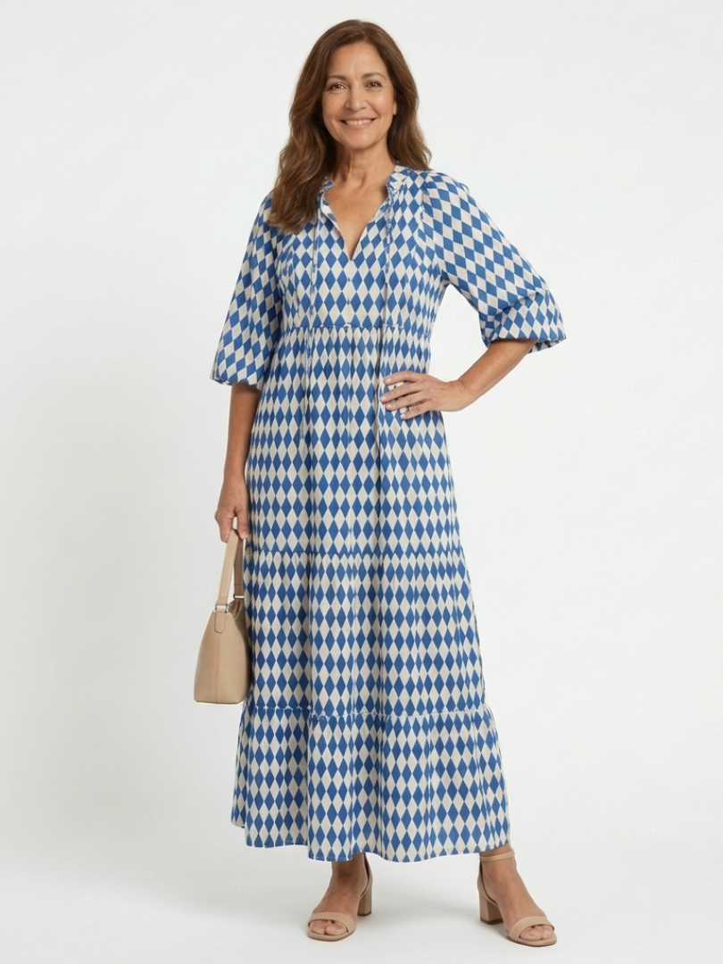 Elegant Diamond Print Maxi Dress with Wide Sleeves and V-Neckline