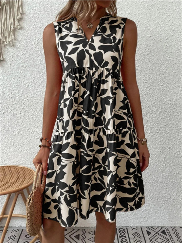 Floral Print Sleeveless Summer Dress with V-Neckline and Tiered Skirt