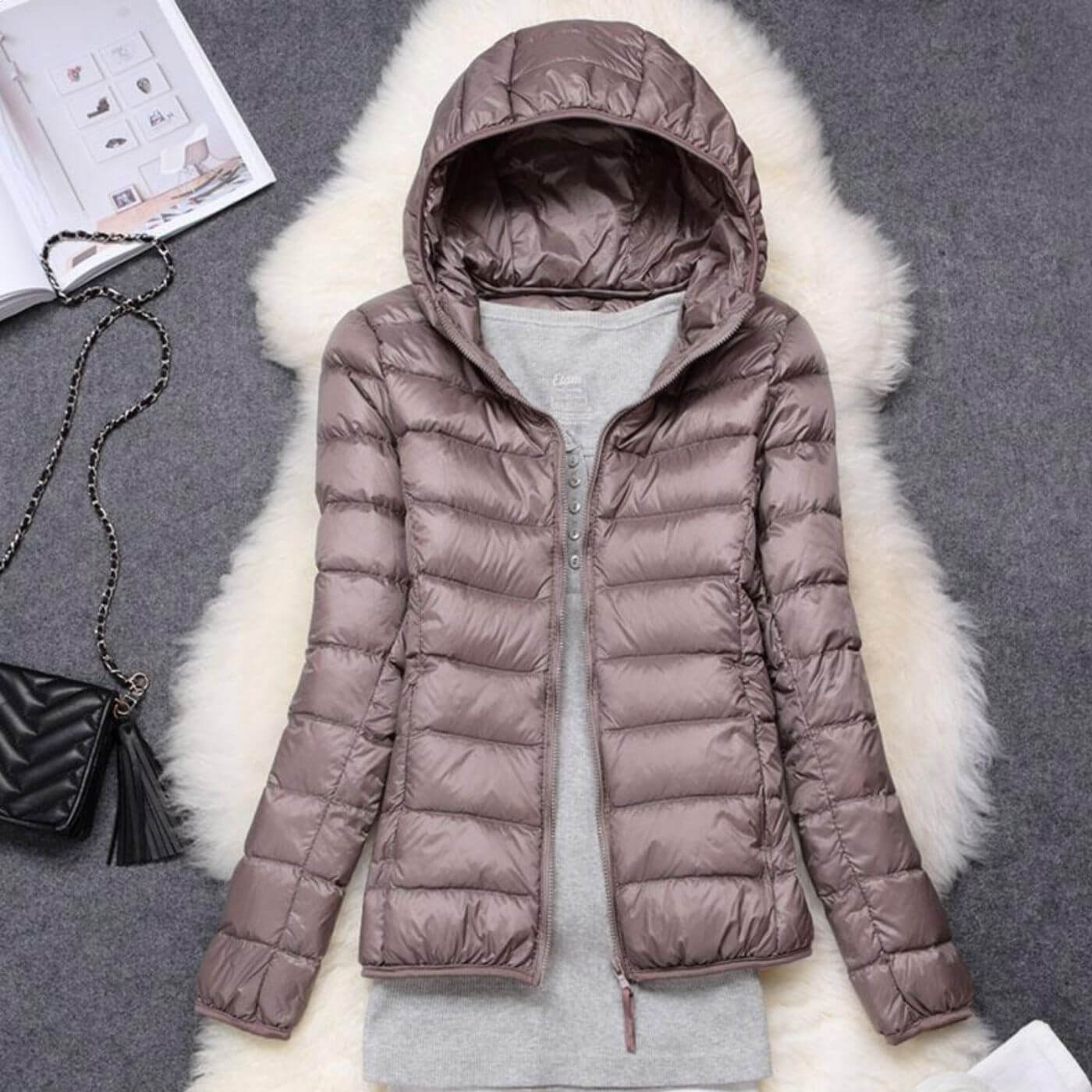 Lightweight Windproof Hooded Puffer Jacket with Zip Closure