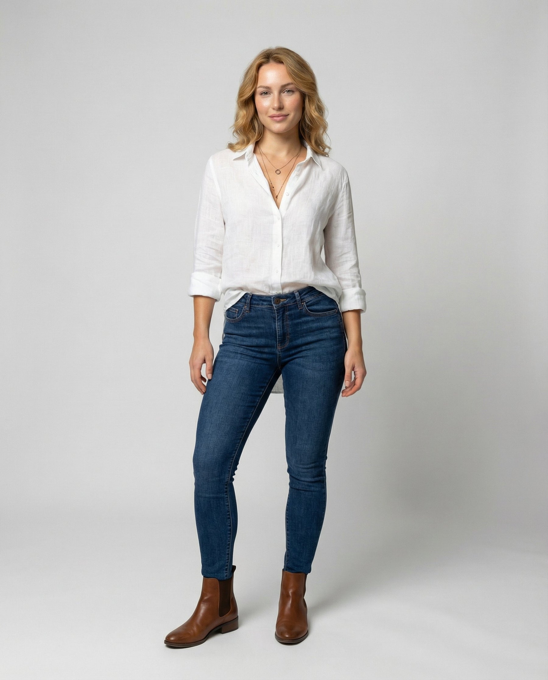 Linen Shirt with Three-Quarter Sleeves and Classic Collar