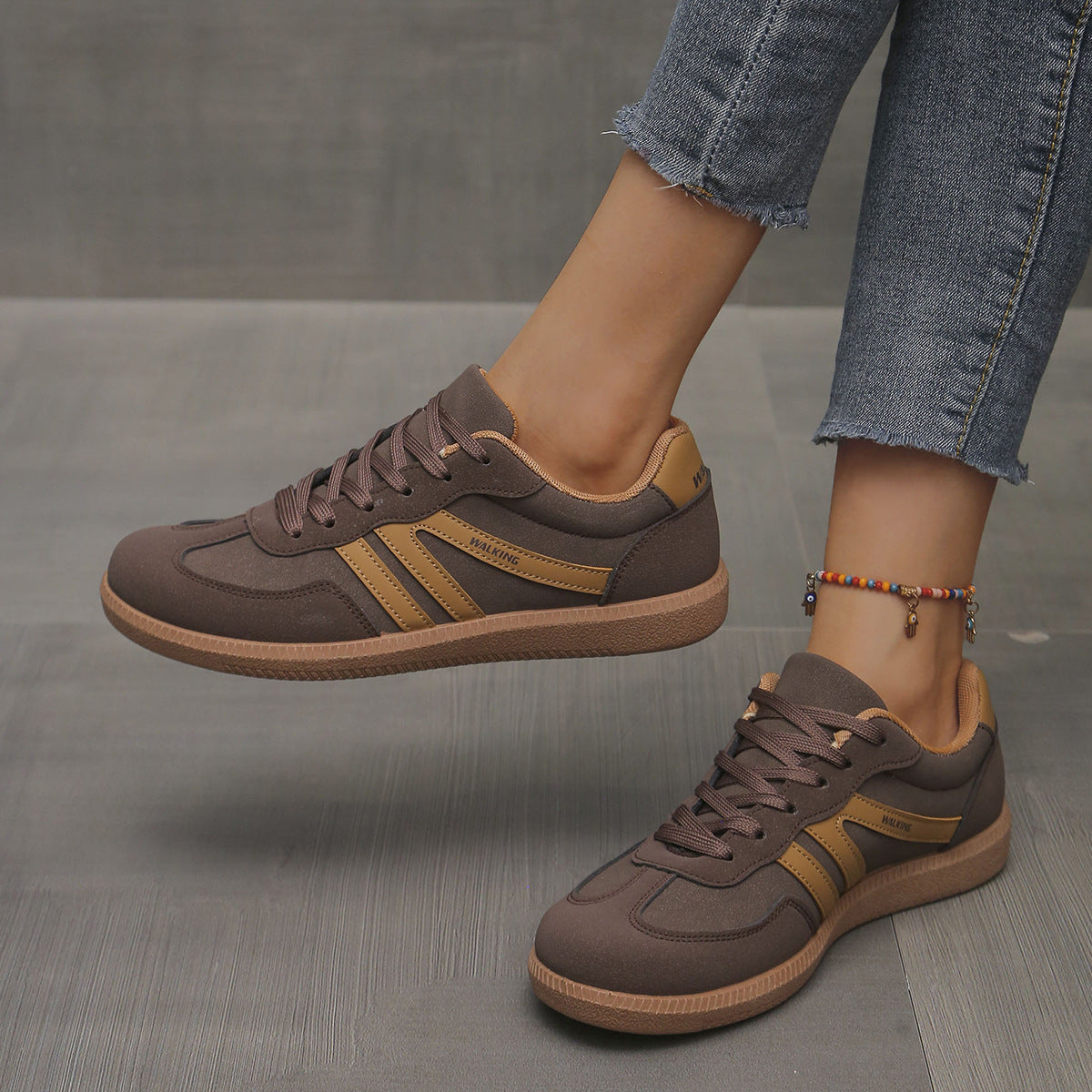 Deliza | Ergonomic Orthopaedic Trainers