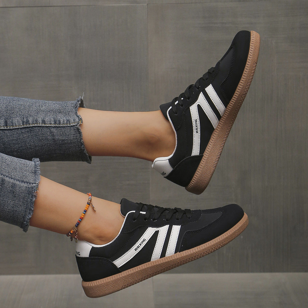 Deliza | Ergonomic Orthopaedic Trainers