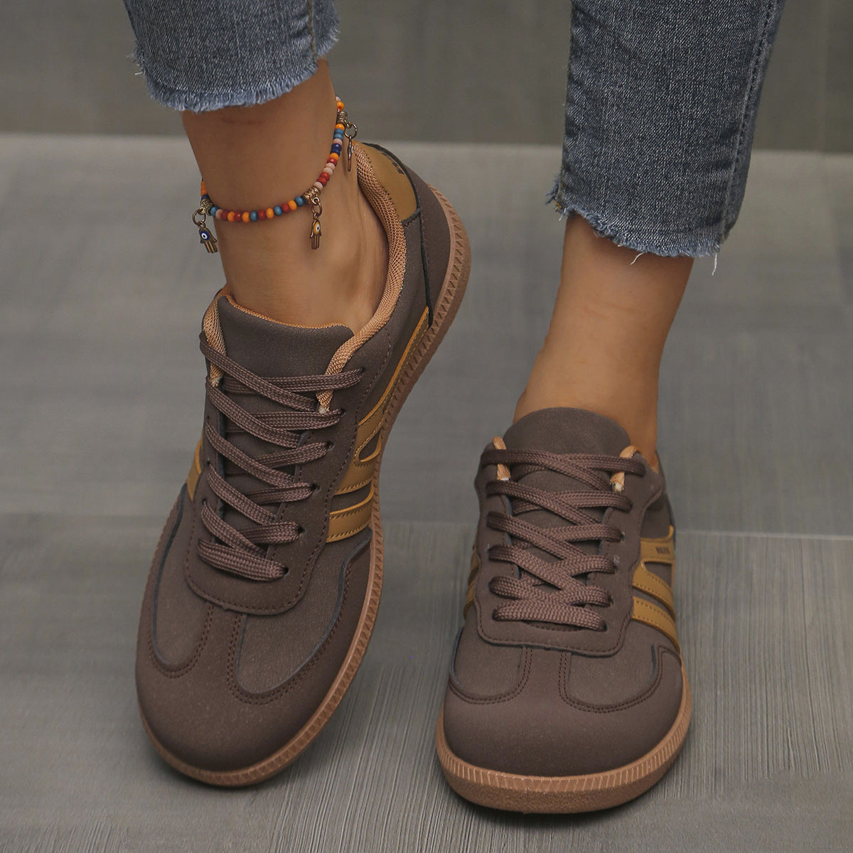 Deliza | Ergonomic Orthopaedic Trainers