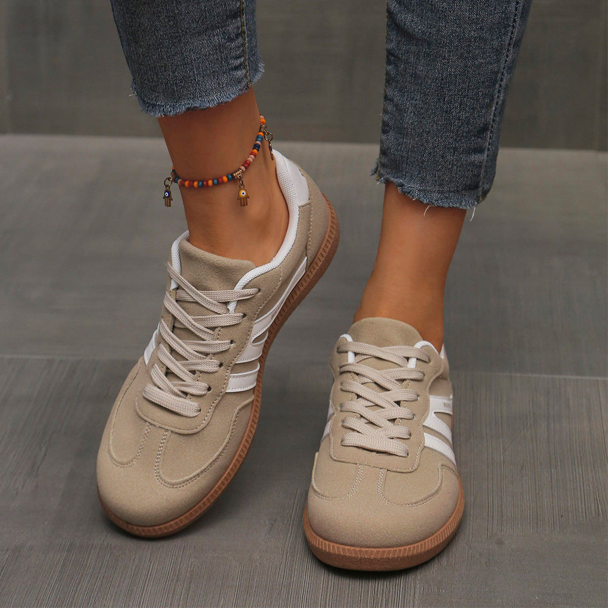 Deliza | Ergonomic Orthopaedic Trainers