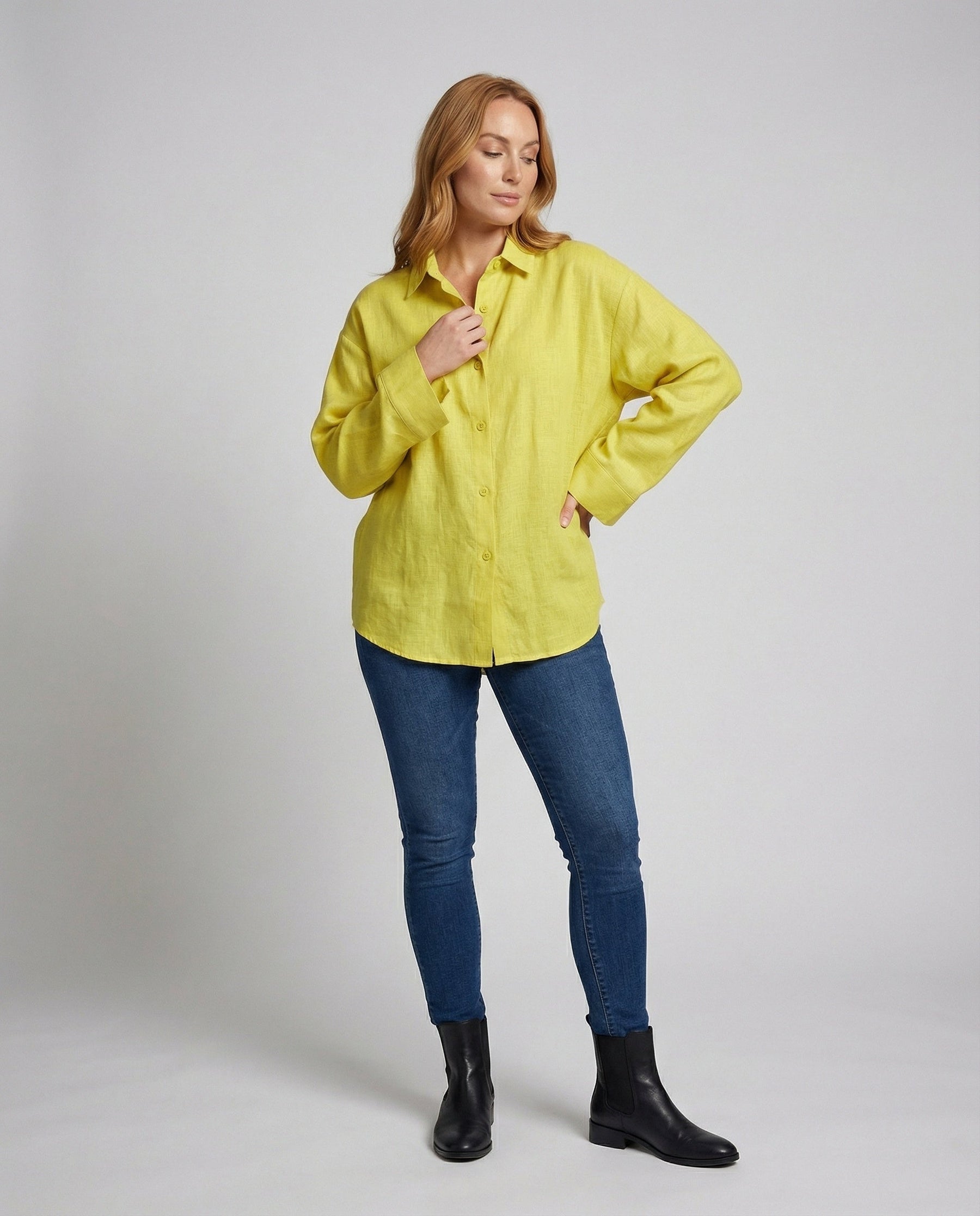 Oversized Linen Blouse with Classic Collar and Button Front