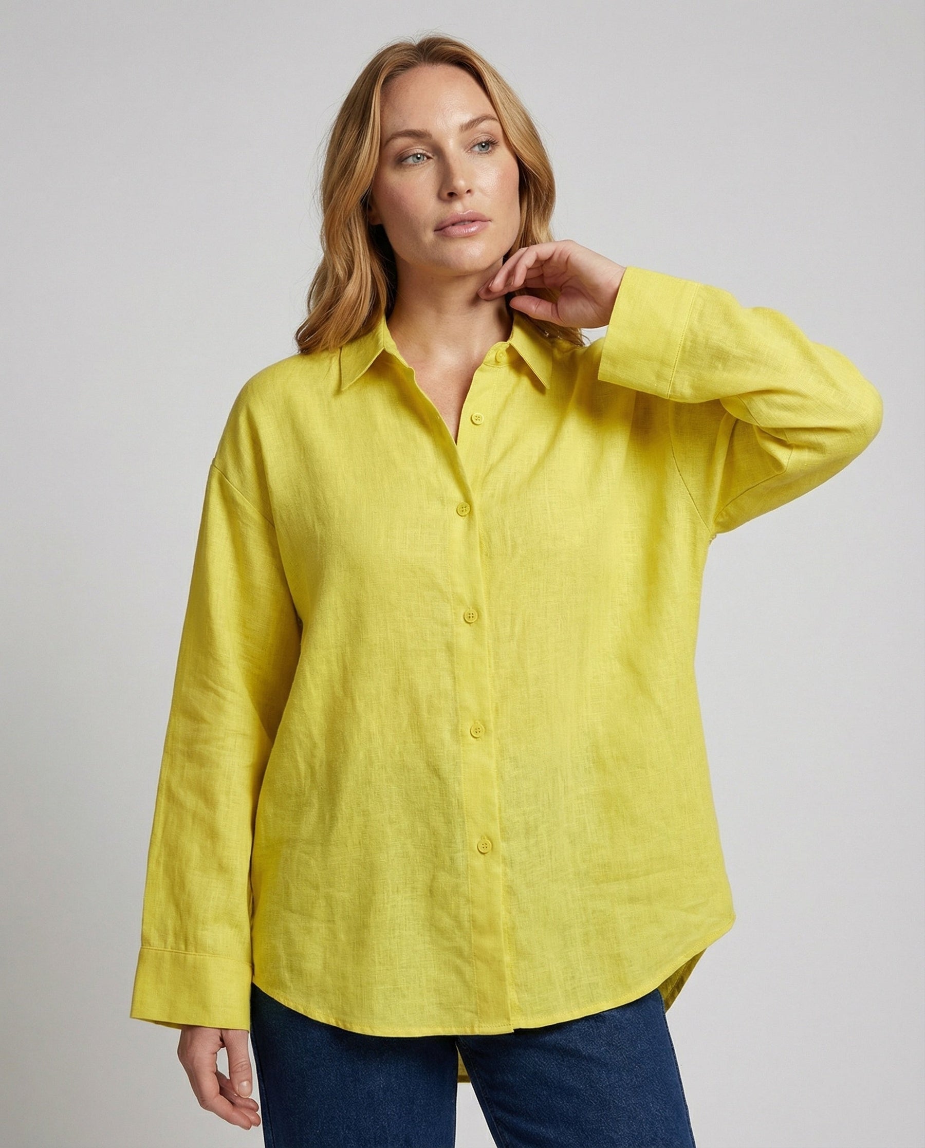 Oversized Linen Blouse with Classic Collar and Button Front