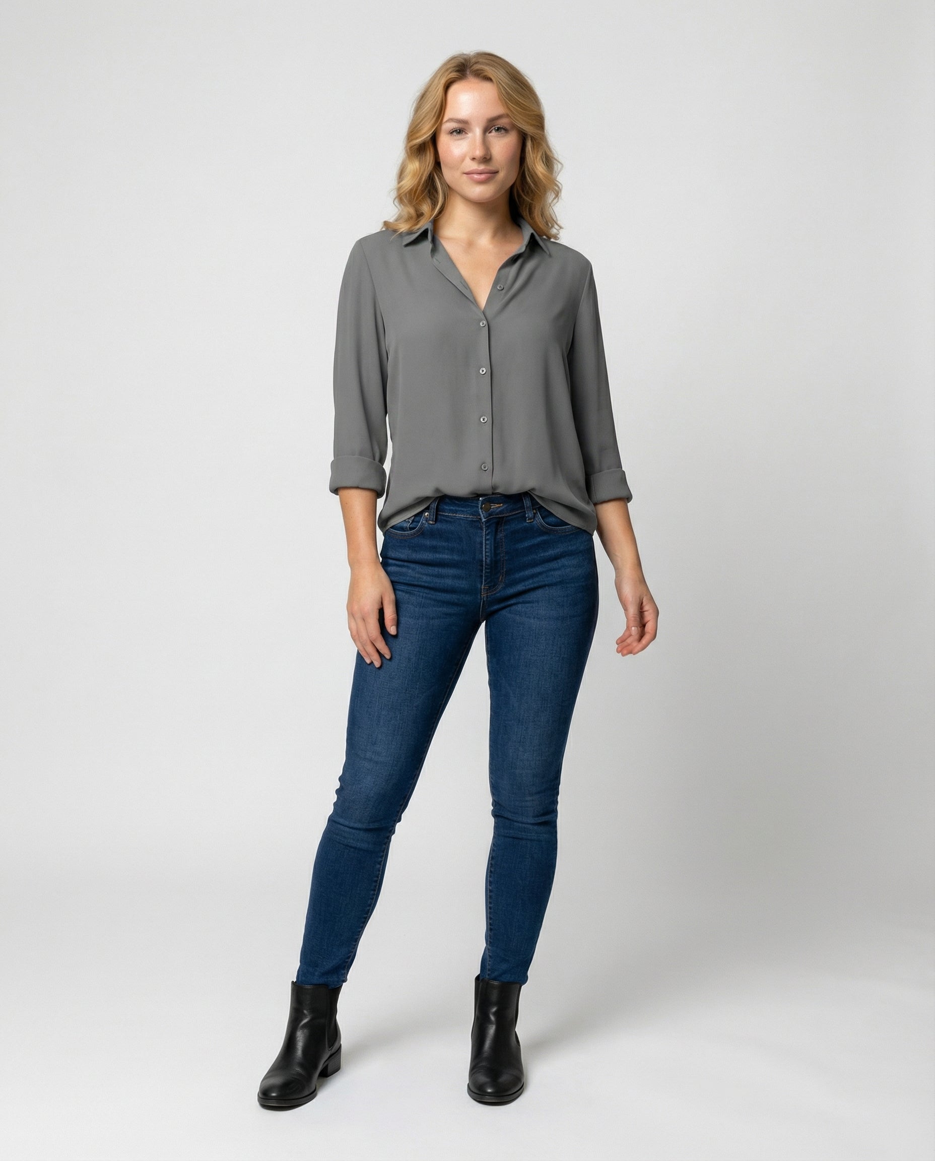 Relaxed Fit Blouse with Classic Collar and Three Quarter Sleeves