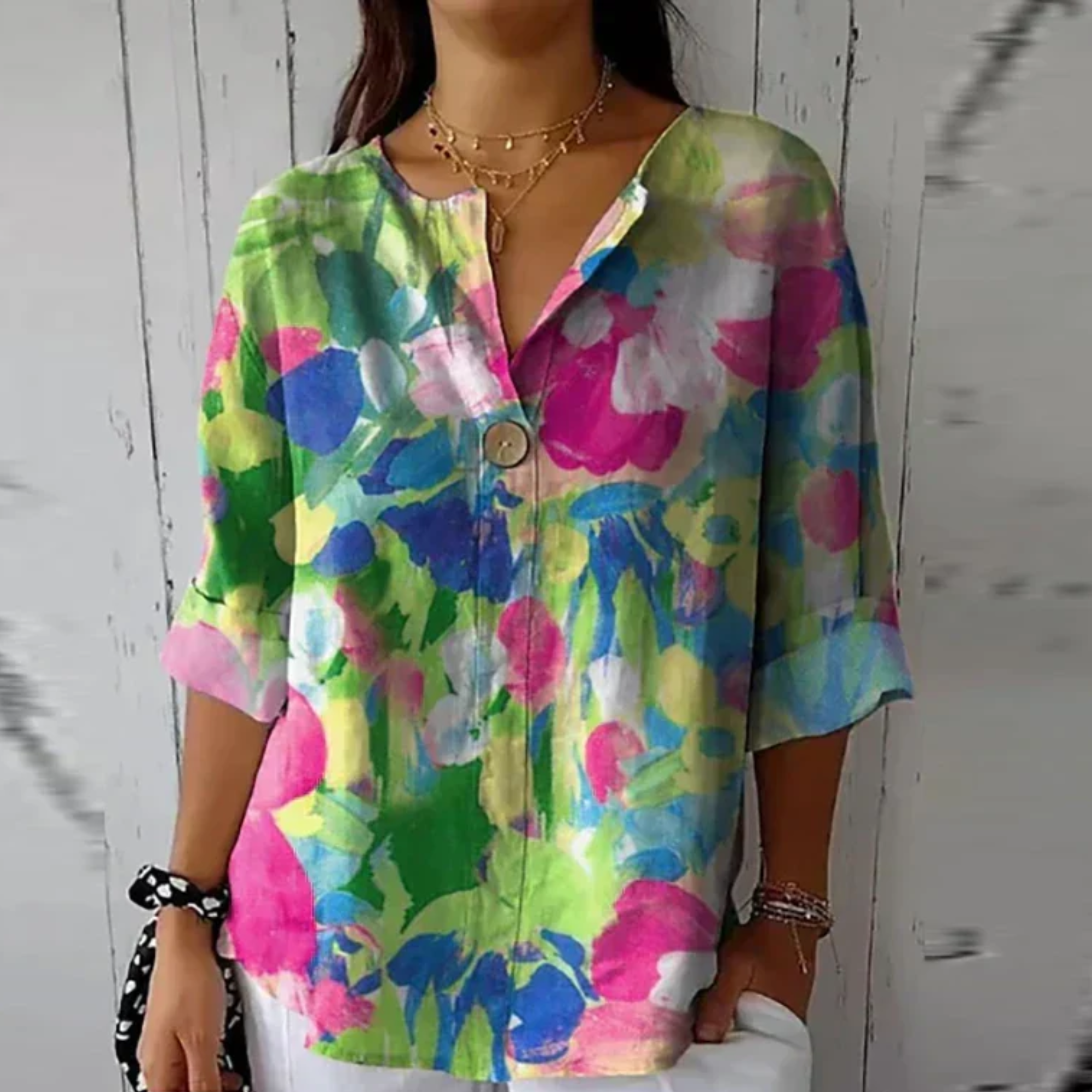 Relaxed Floral Print Blouse with V-Neckline and Three Quarter Sleeves