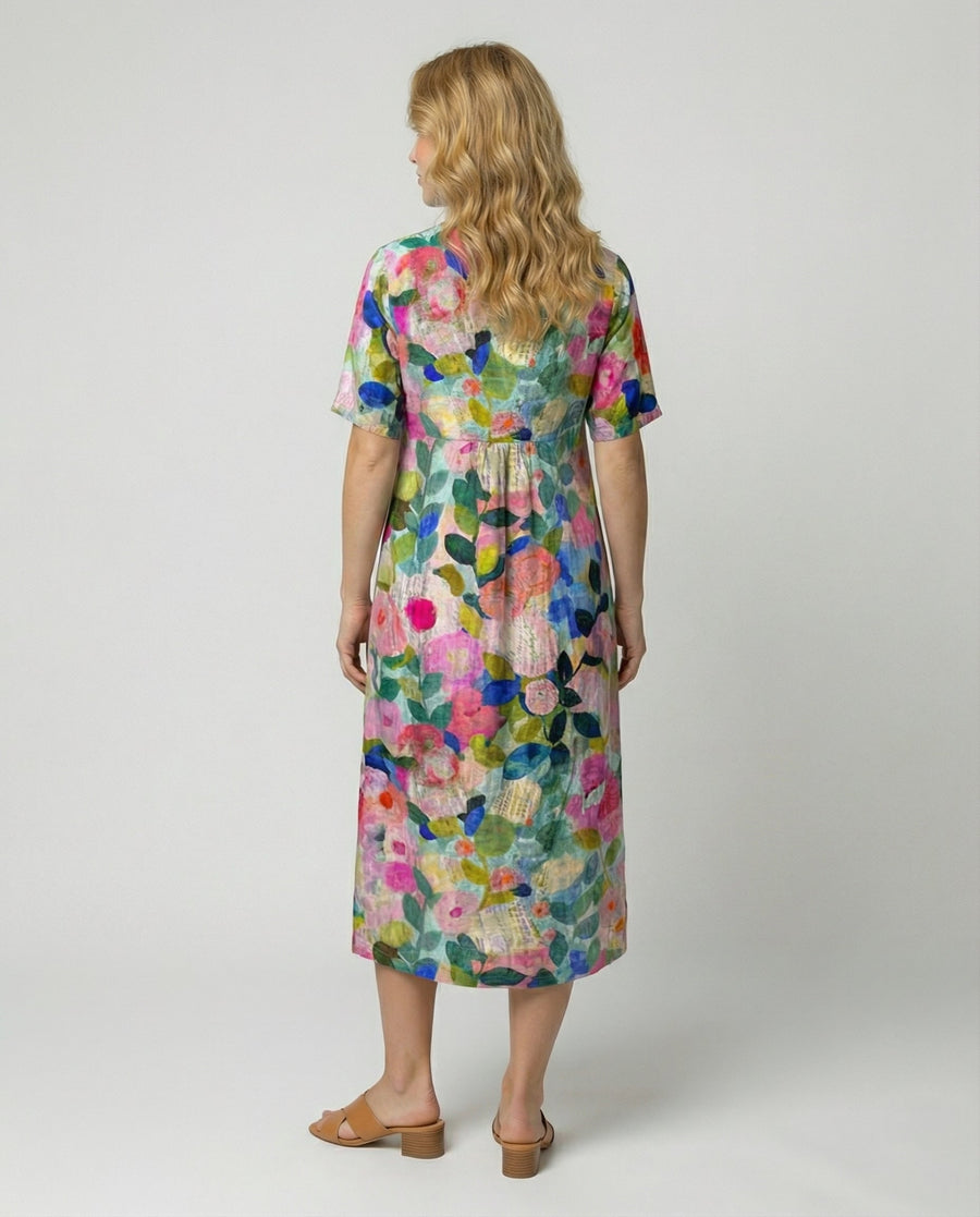 Relaxed Floral Print Linen Midi Dress with V-Neckline and Short Sleeves