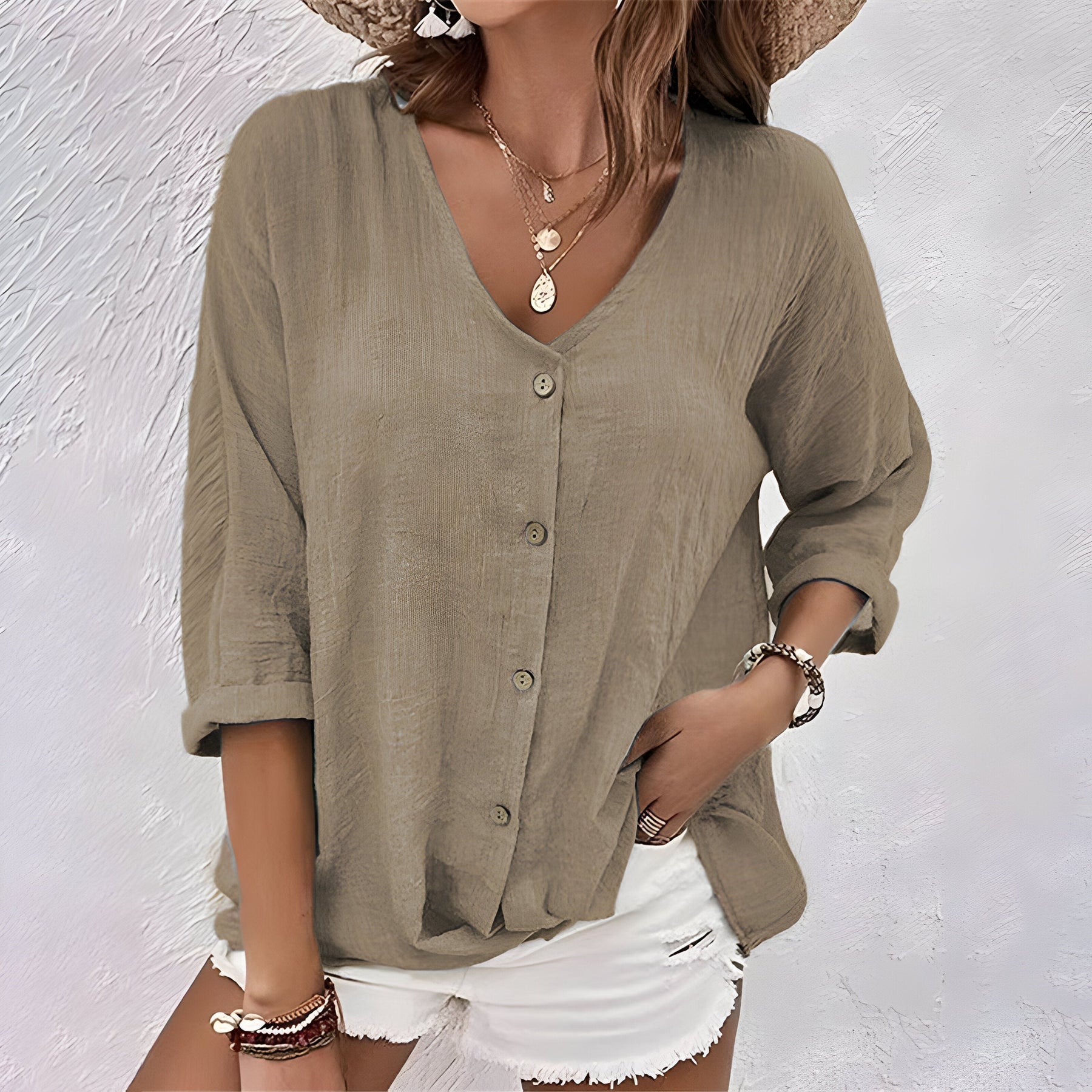 Relaxed Linen Blouse with V-Neckline and Button Front