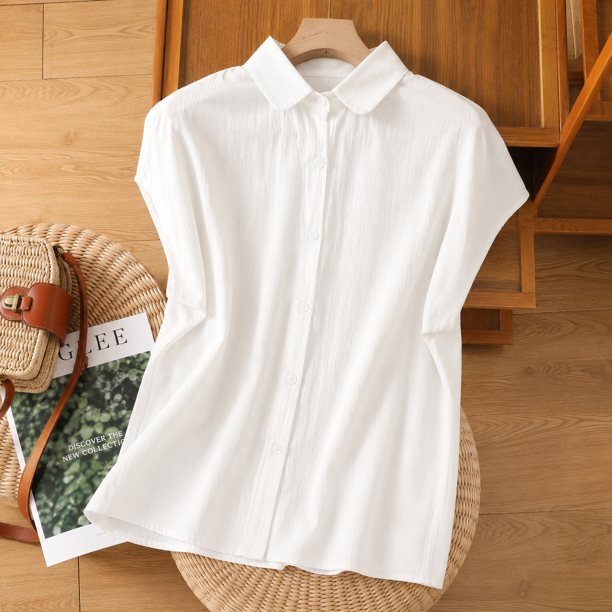 Relaxed Linen Shirt with Collared Neck and Button Front