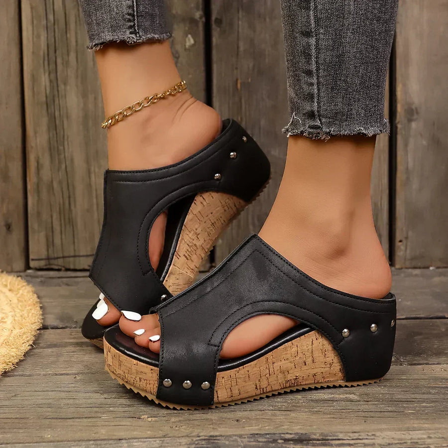 Linda | Ergonomic Studded Wedge Sandals