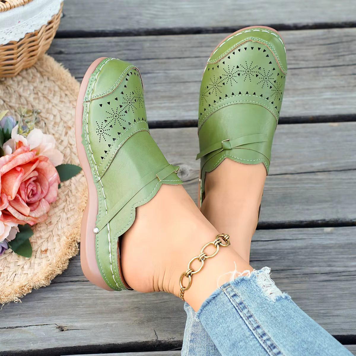 Ellen | comfortable pain reliefing Cut-Out Clogs