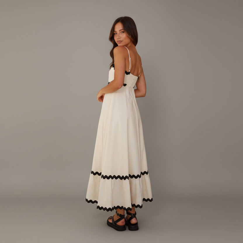 Stylish Maxi Dress with Contrast Wave Trim and Spaghetti Straps