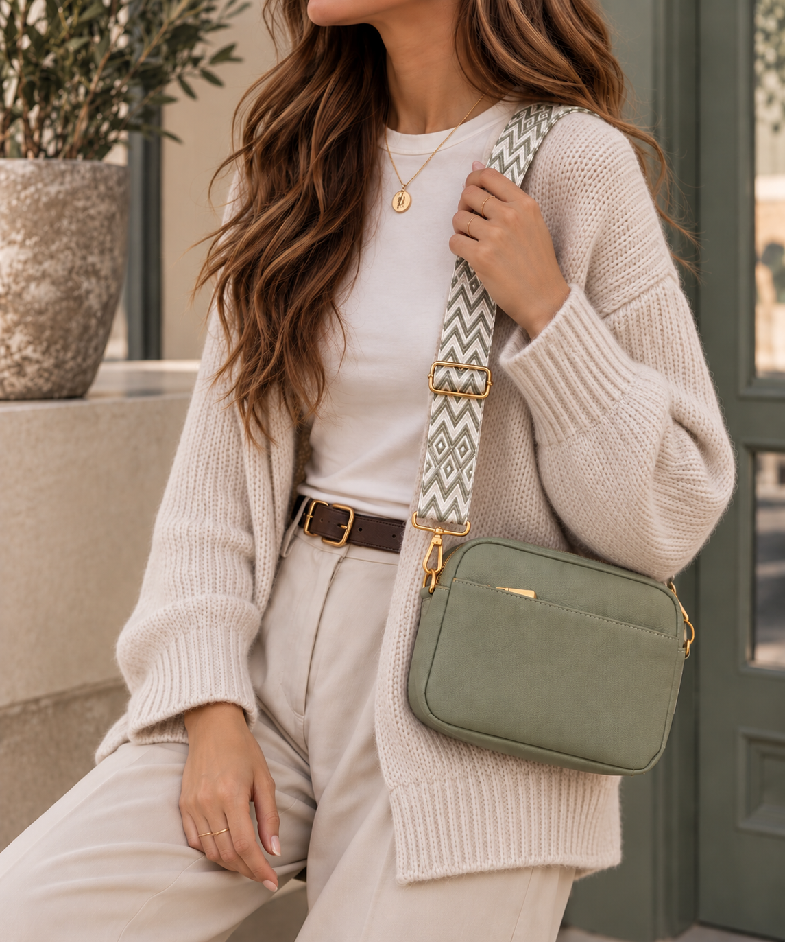 NUBE | Statement Crossbody Bag