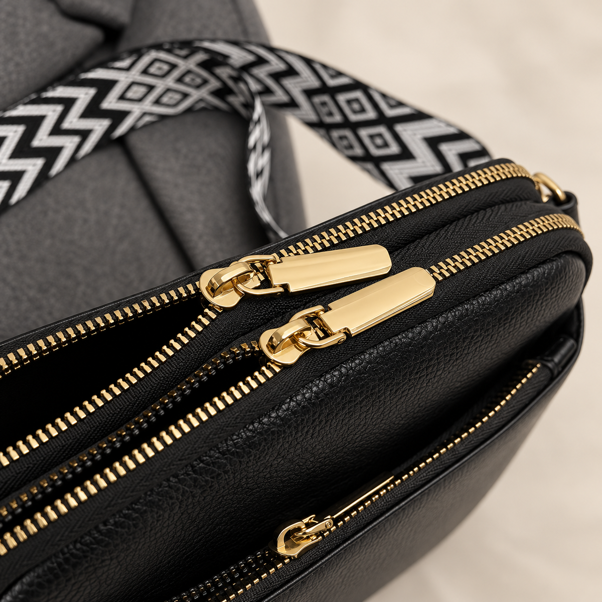 NUBE | Statement Crossbody Bag