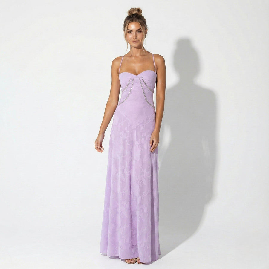 Elegant Maxi Dress with Sweetheart Neckline and Chain Detail